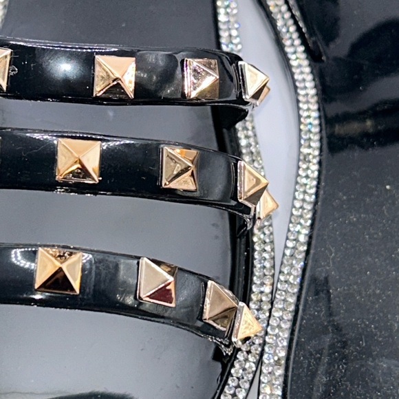 Wild Diva Black Studded Women's Sandals - Picture 5 of 5